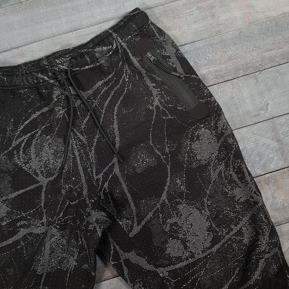 NIKE Sportswear Therma-FIT ADV Tech Fleece Pants Mens Size LARGE‎ Black Floral - Picture 3 of 7